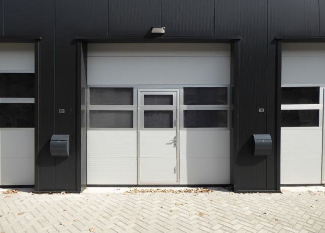 Porte de garage bloquée : qui appeler pour un dépannage en urgence ?