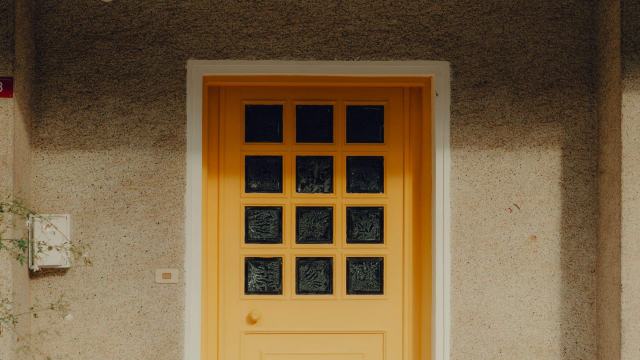 Porte d'entrée froide : isoler l'existante ou la remplacer Porte d'entrée froide : isoler l'existante ou la remplacer